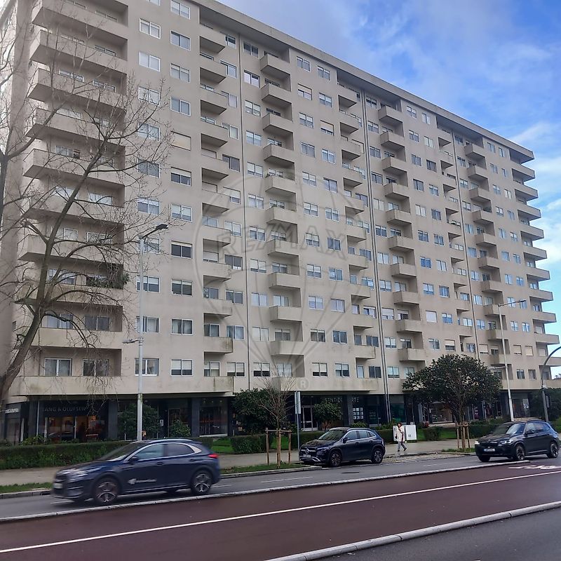 Apartamento T3 à venda em Porto