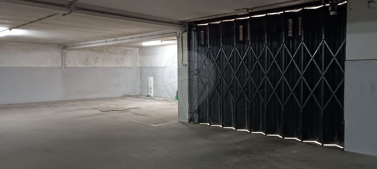 Garagem - Cidade da Maia, Maia, Porto