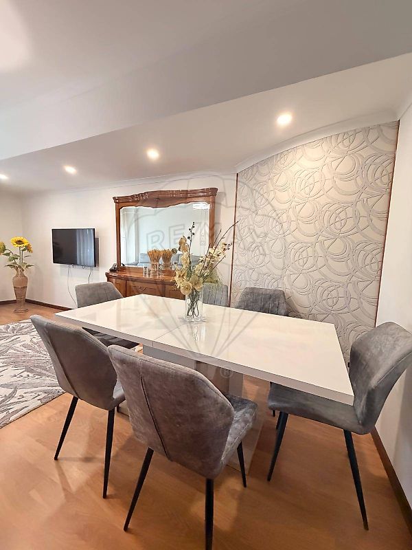 Apartamento T3 à venda em Vila Nova de Gaia