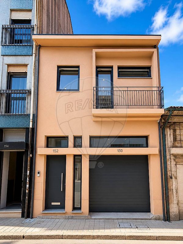 Apartamento T4 à venda em Porto