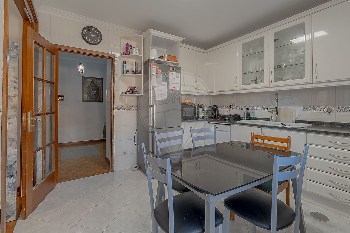 Apartamento T4 à venda em Mafamude e Vilar do Paraíso, Vila Nova de Gaia — foto 9