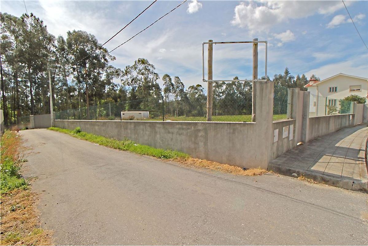 Land for sale in Felgueiras, Portugal — €180,000