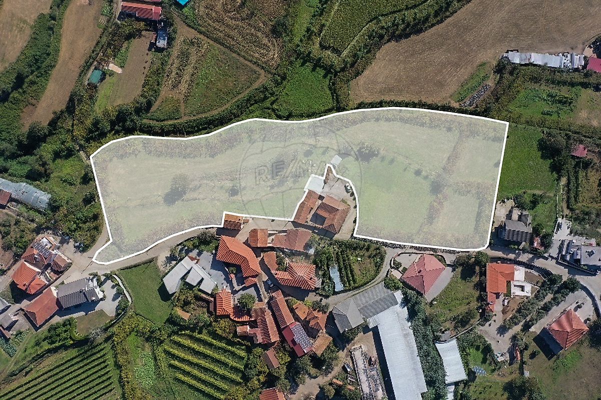 Land for sale in Felgueiras, Portugal — €110,000