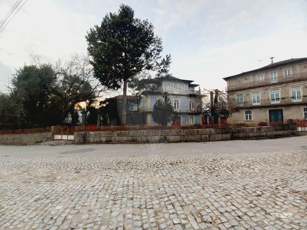 Moradia T6 para venda
