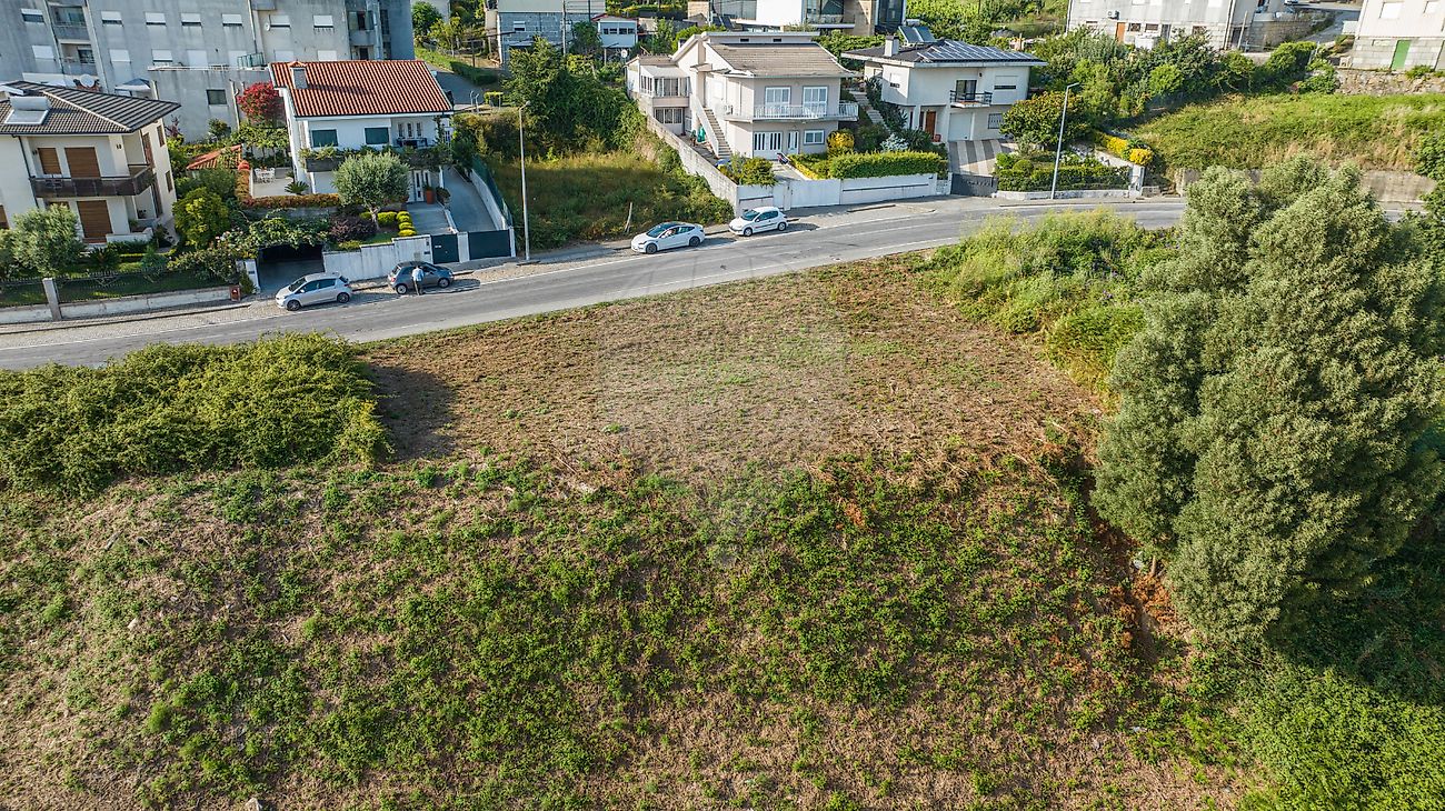 Land for sale in Felgueiras, Portugal — €99,700