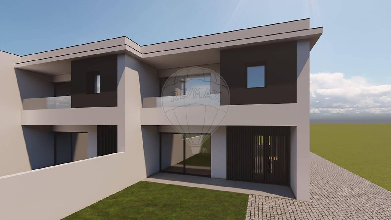 Moradia T3 à venda em Felgueiras