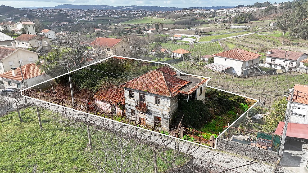 Moradia - Figueiró (Santiago e Santa Cristina), Amarante, Porto