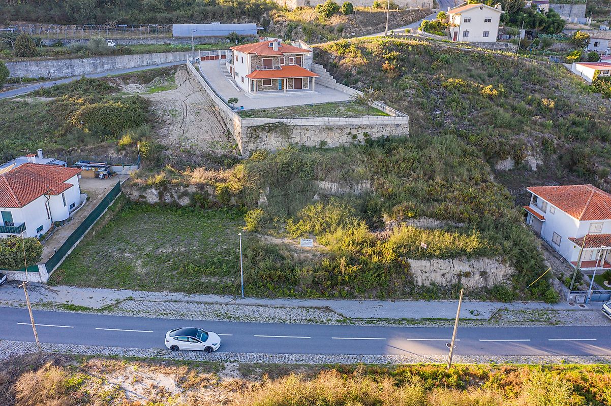 Terreno - Figueiró (Santiago e Santa Cristina), Amarante, Porto