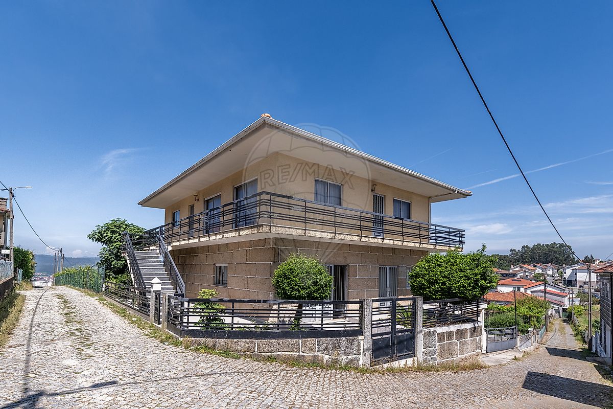 Moradia - Vila Cova da Lixa e Borba de Godim, Felgueiras, Porto