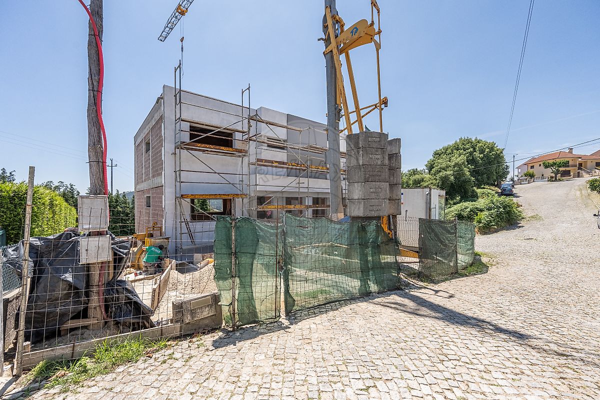 Moradia - Freixo de Cima e de Baixo, Amarante, Porto