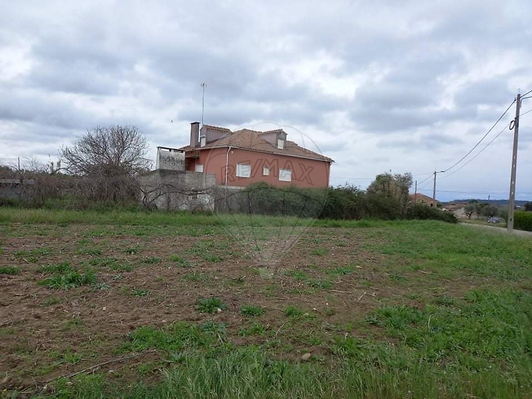 Terreno à venda em Abrantes