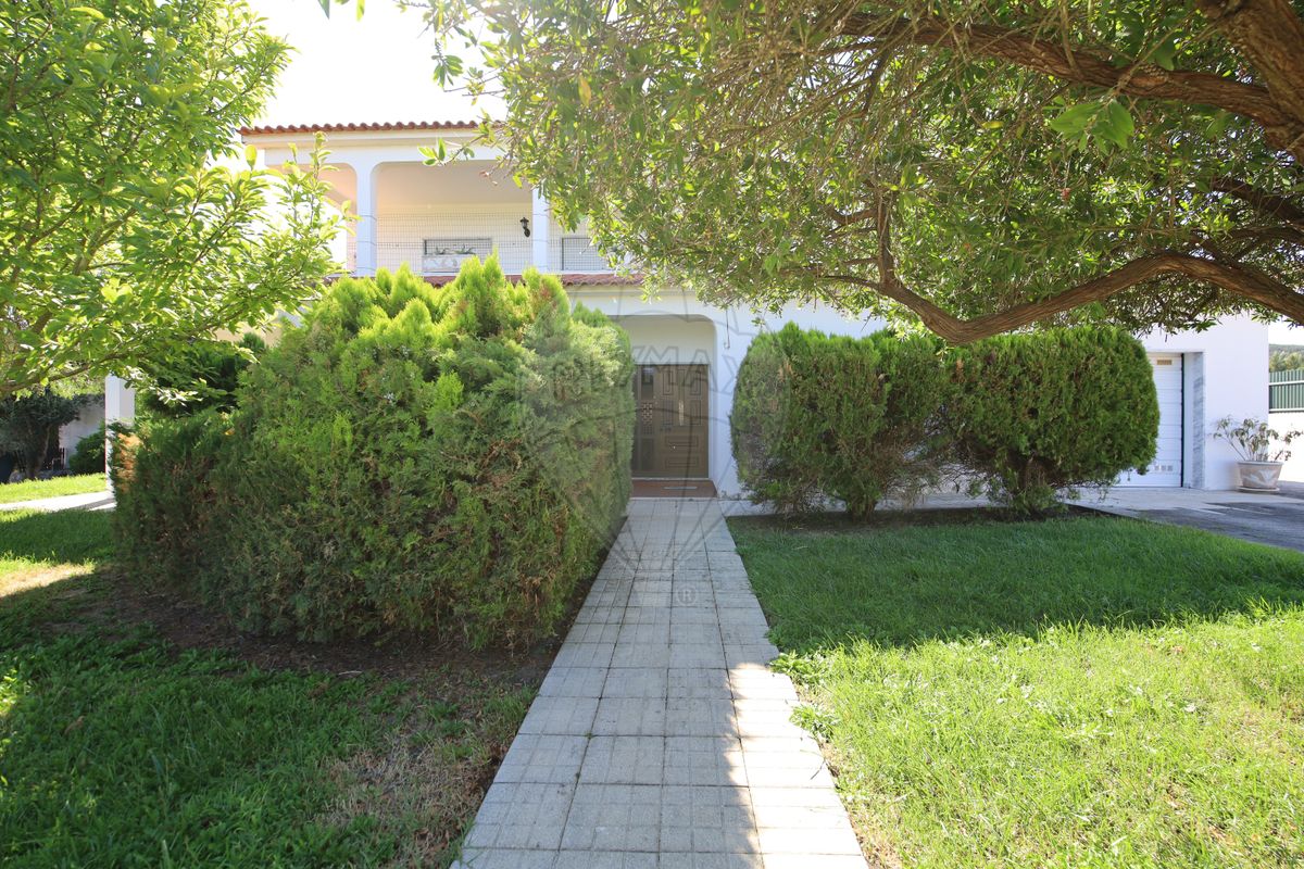 Moradia T5 para venda