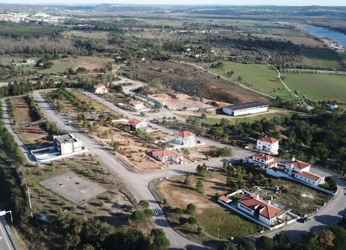 Terreno à venda em Constância