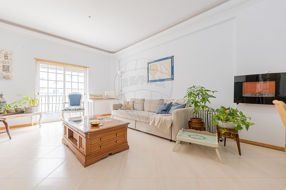 Apartamento T3 à venda em Seixal
