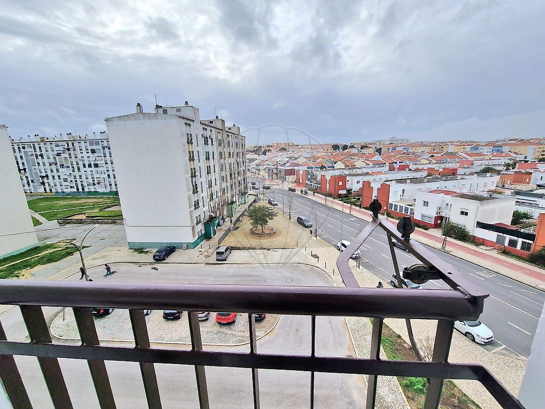 Apartamento - Baixa da Banheira e Vale da Amoreira, Moita, Setúbal