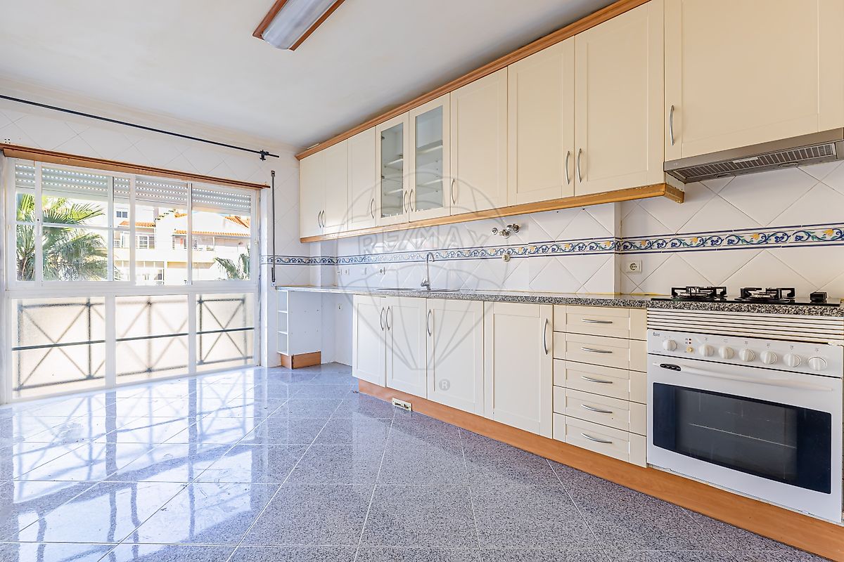 Apartamento T3 - Quinta do Conde, Sesimbra, Setúbal
