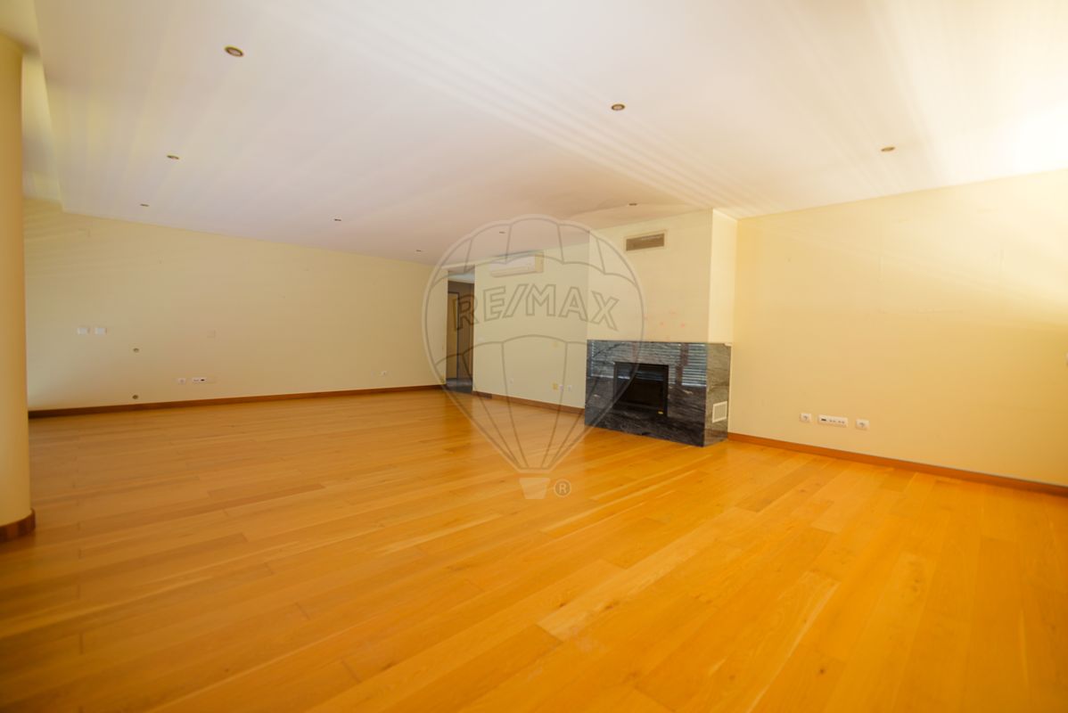 Apartamento T4 para venda