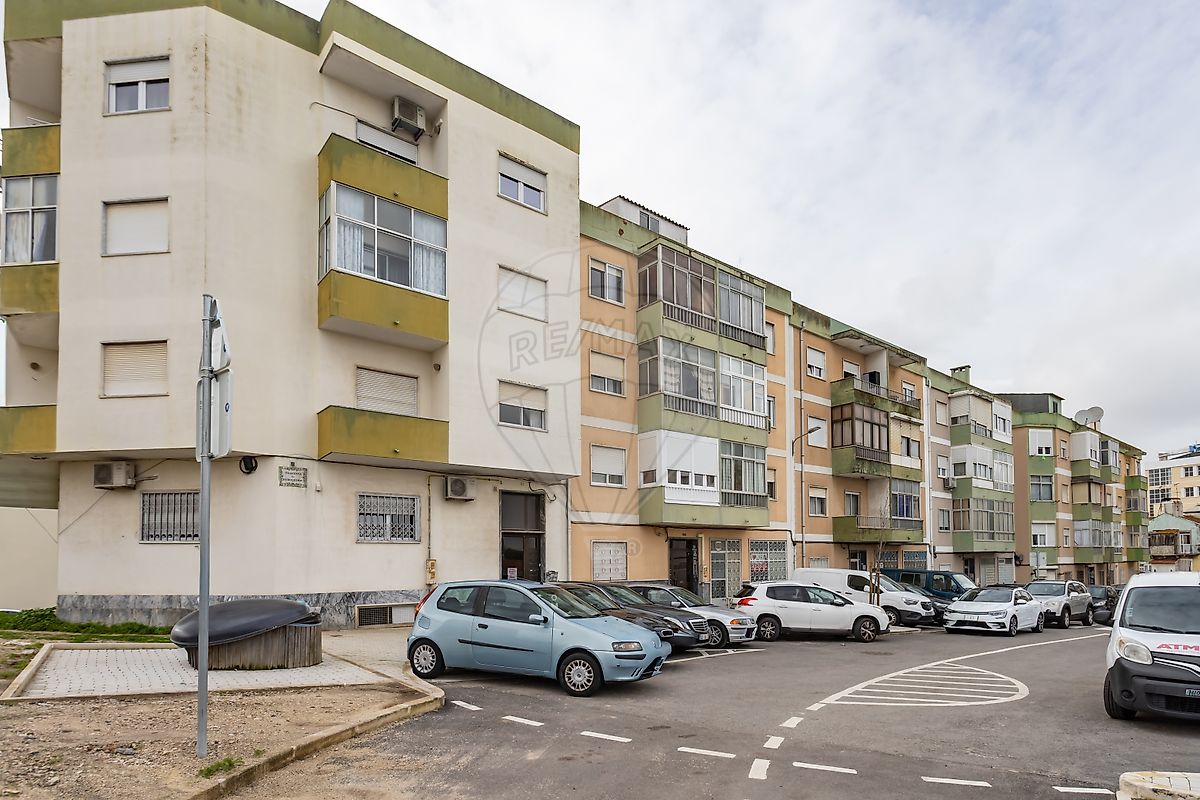 Apartamento T2 à venda em Amadora