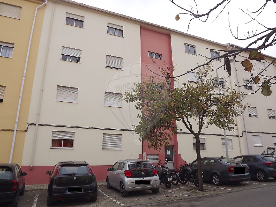 Apartamento T2 para arrendar em Montijo
