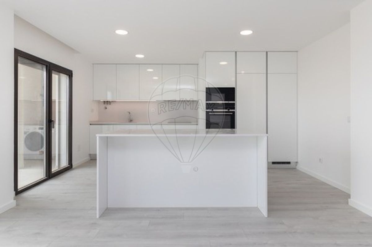 Duplex T5 à venda em Montijo
