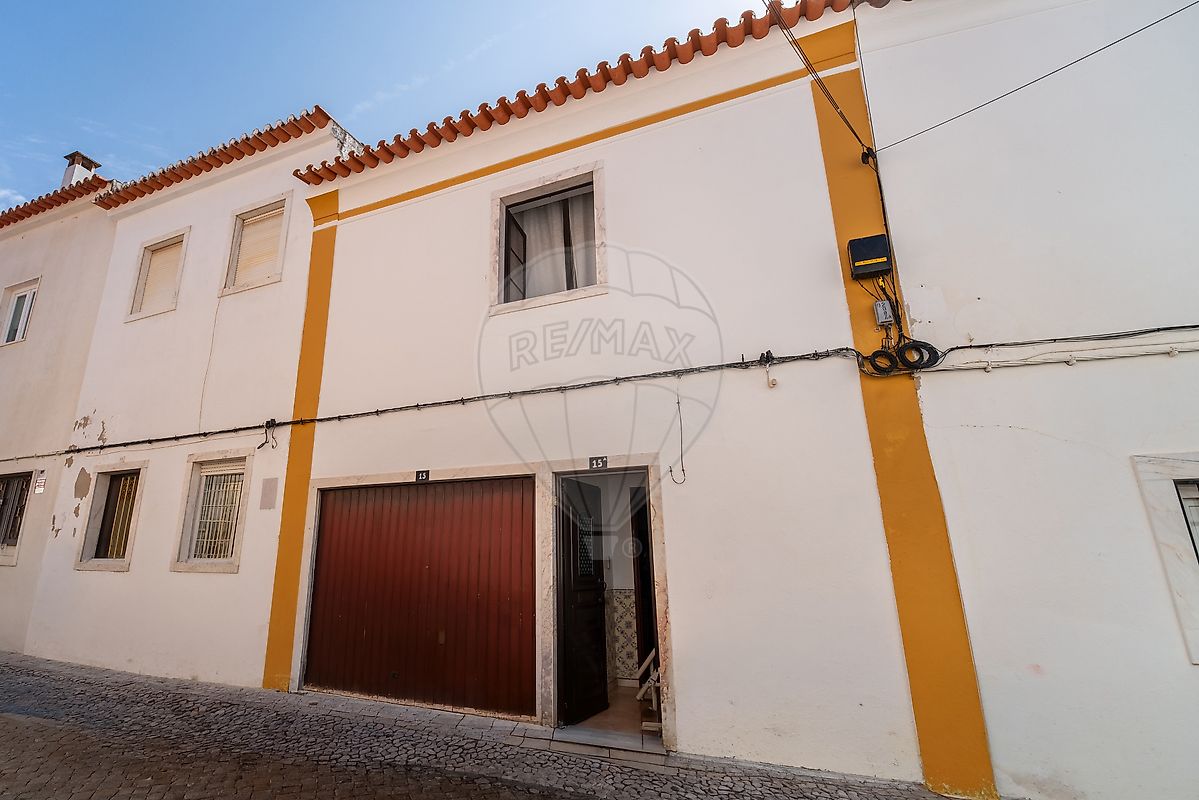 Moradia T3 - Nossa Senhora da Conceição e São Bartolomeu, Vila Viçosa, Évora