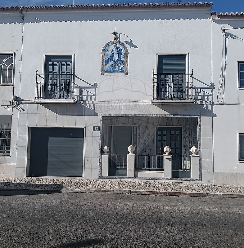 Apartamento T4 à venda em Vila Viçosa