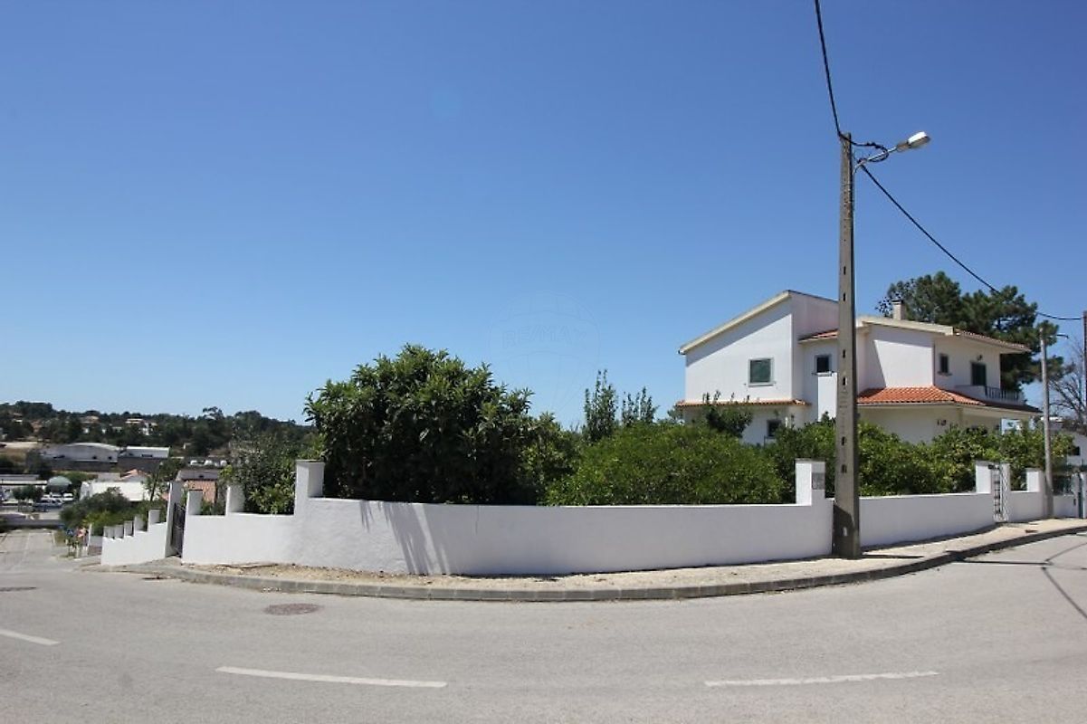 Land for sale in Seixal, Portugal — €145,000