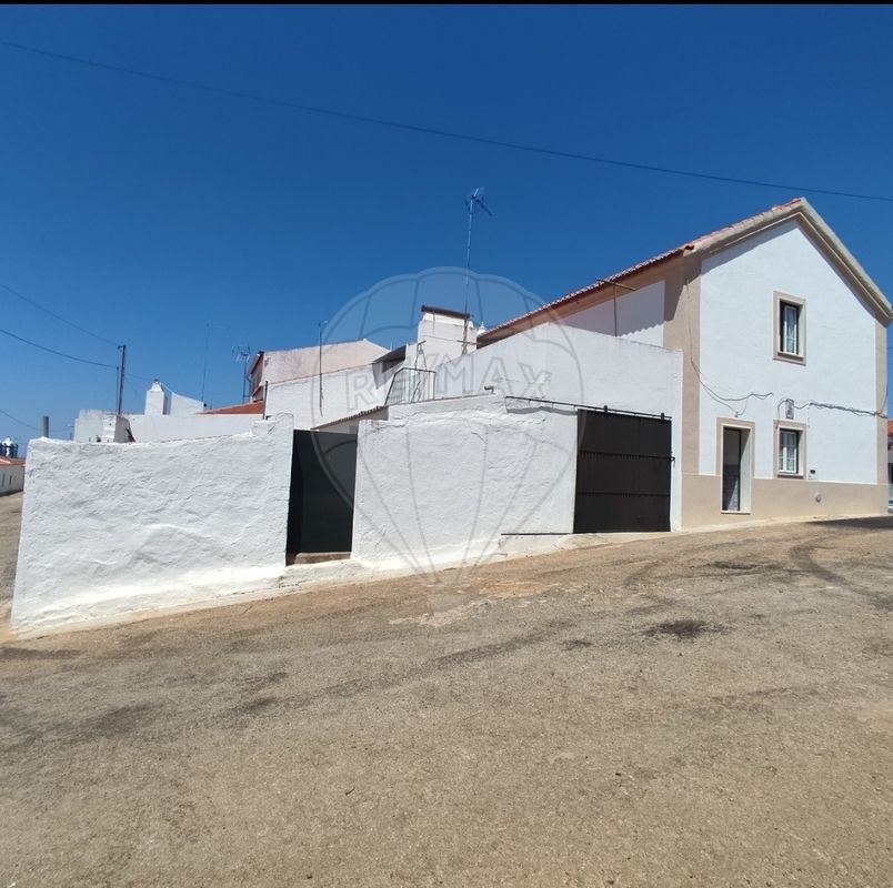 Moradia T4 para venda