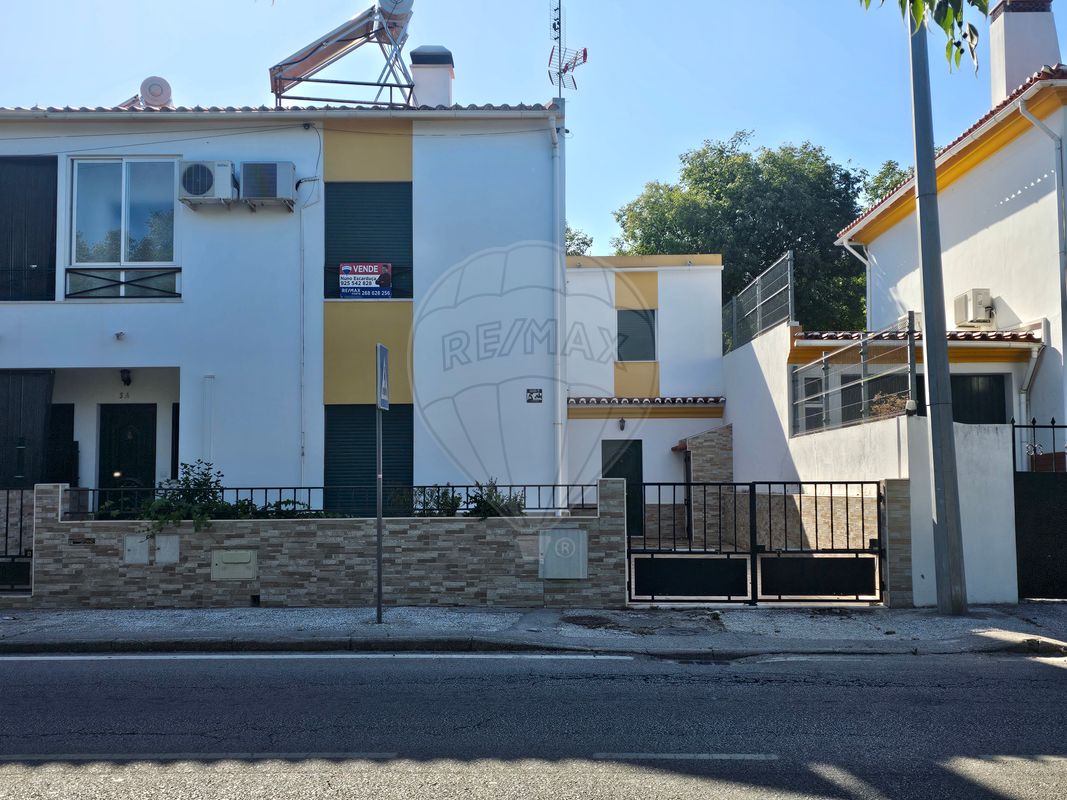 Moradia T4 para venda