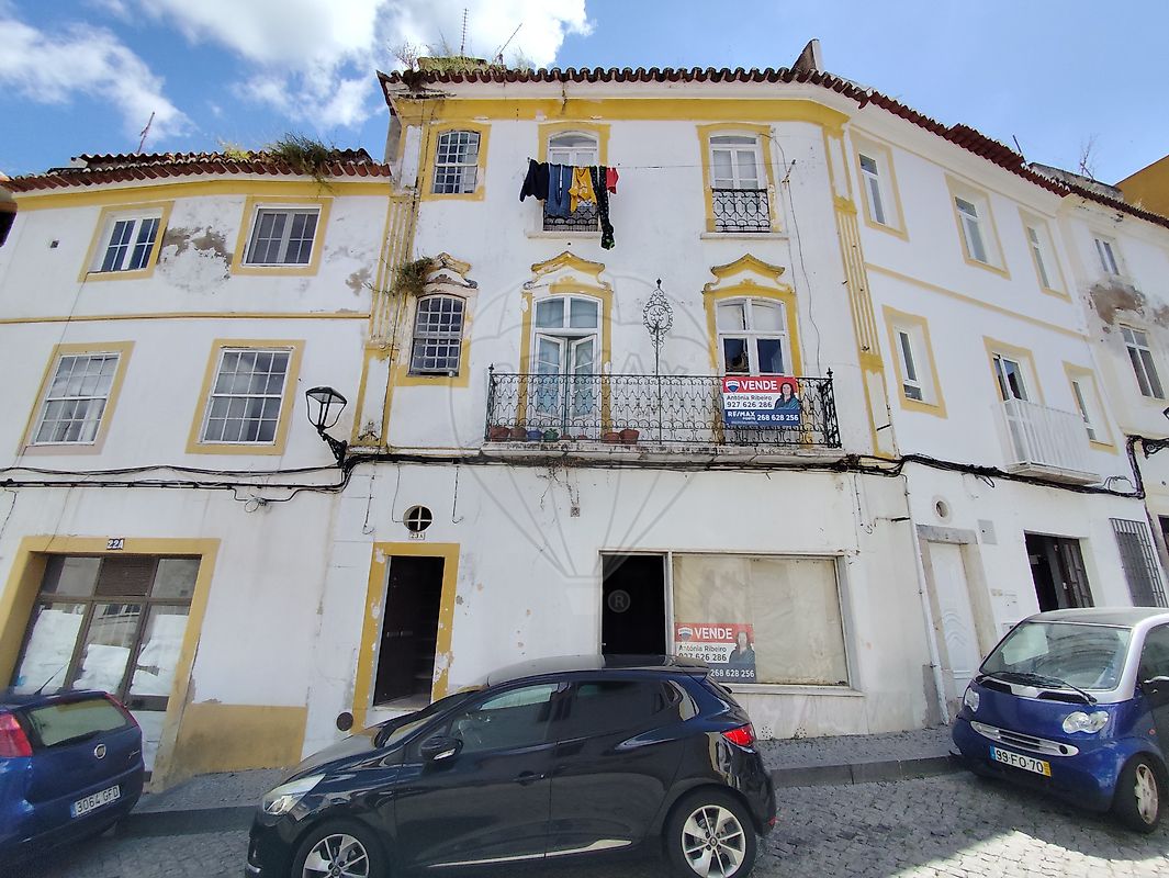 Prédio T7 à venda em Elvas