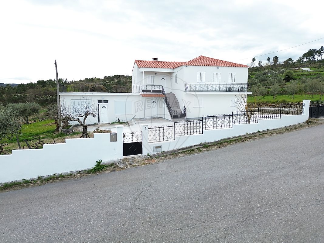 Moradia T4 para venda