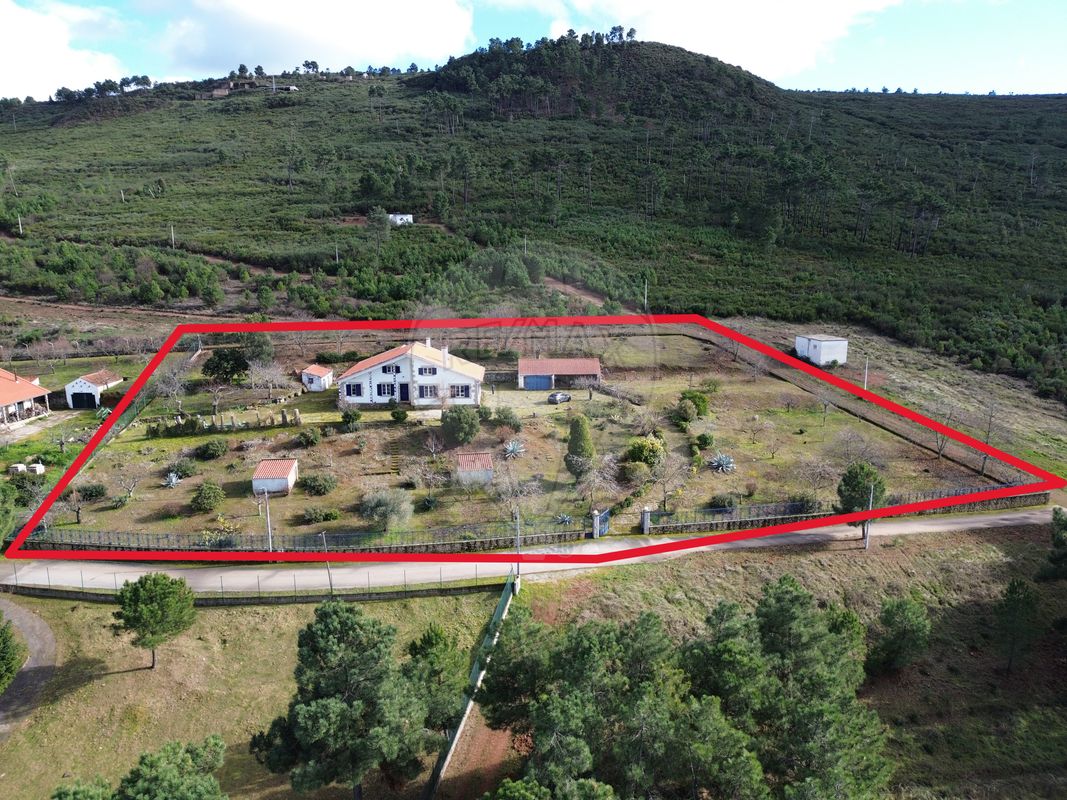 Moradia T4 para venda