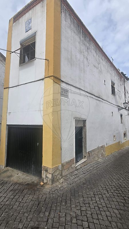 Moradia T4 à venda em Elvas