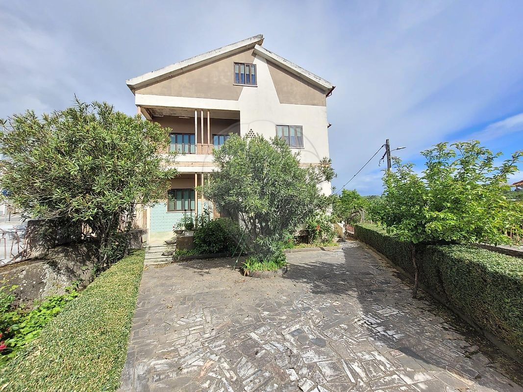 Apartamento T5 à venda em Sabugal