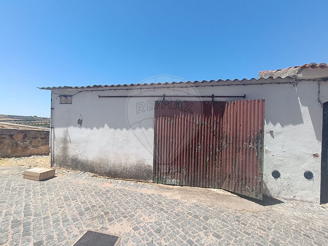 Garagem - São João Batista, Campo Maior, Portalegre