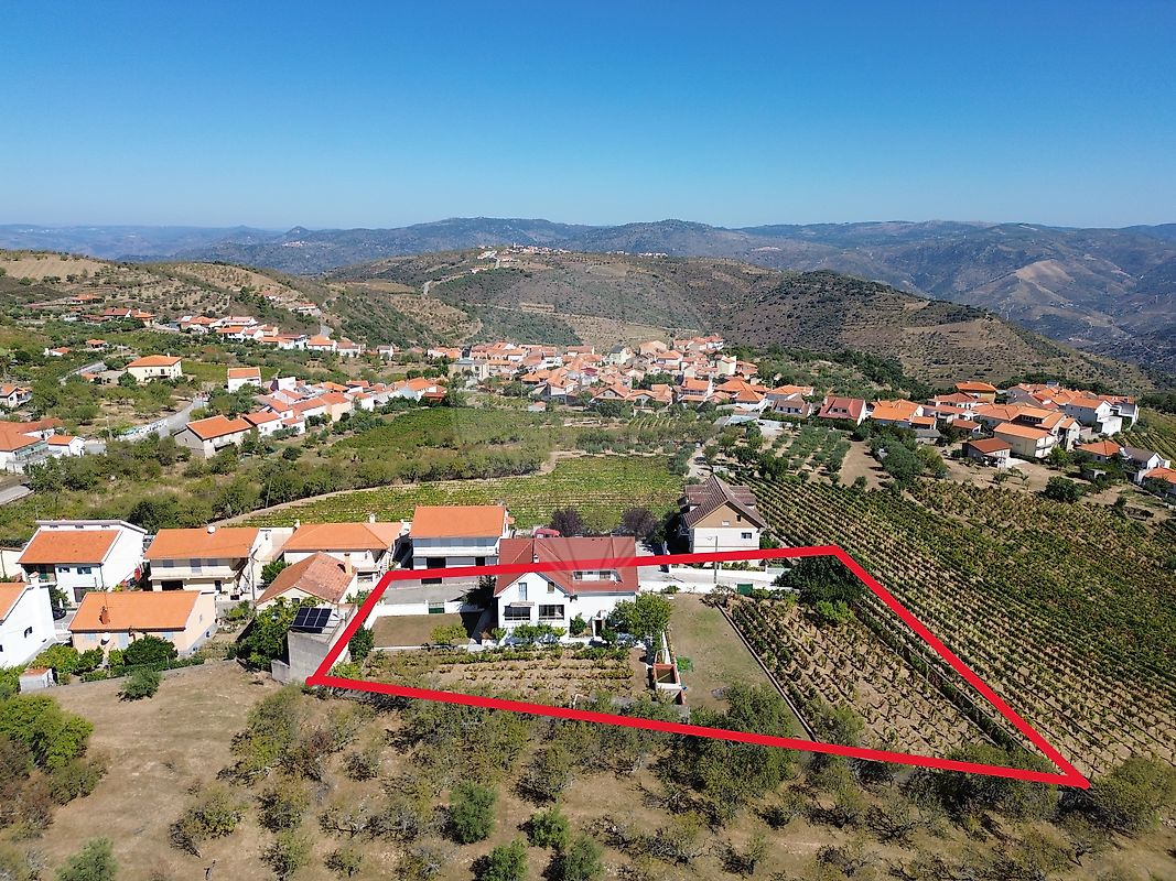 Apartamento T5 à venda em Vila Nova de Foz Côa