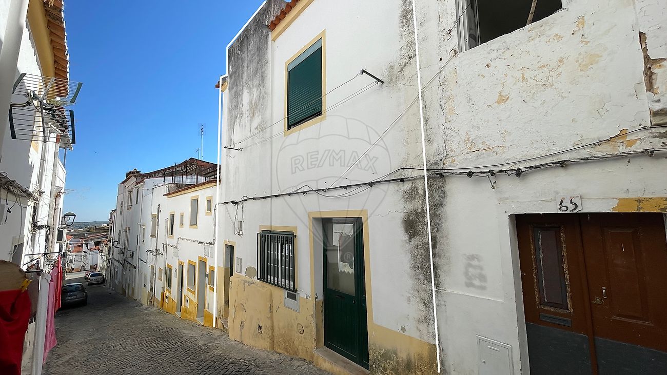 Moradia T3 à venda em Caia, São Pedro e Alcáçova, €95.000