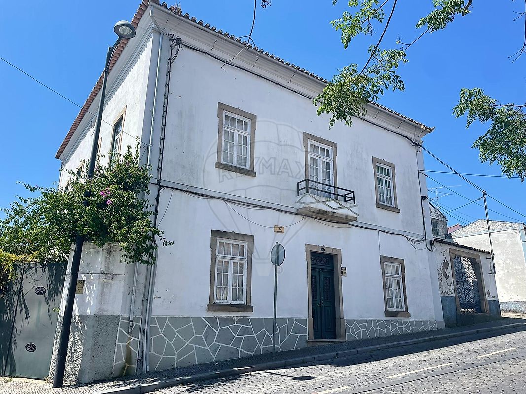 Moradia T5 para venda