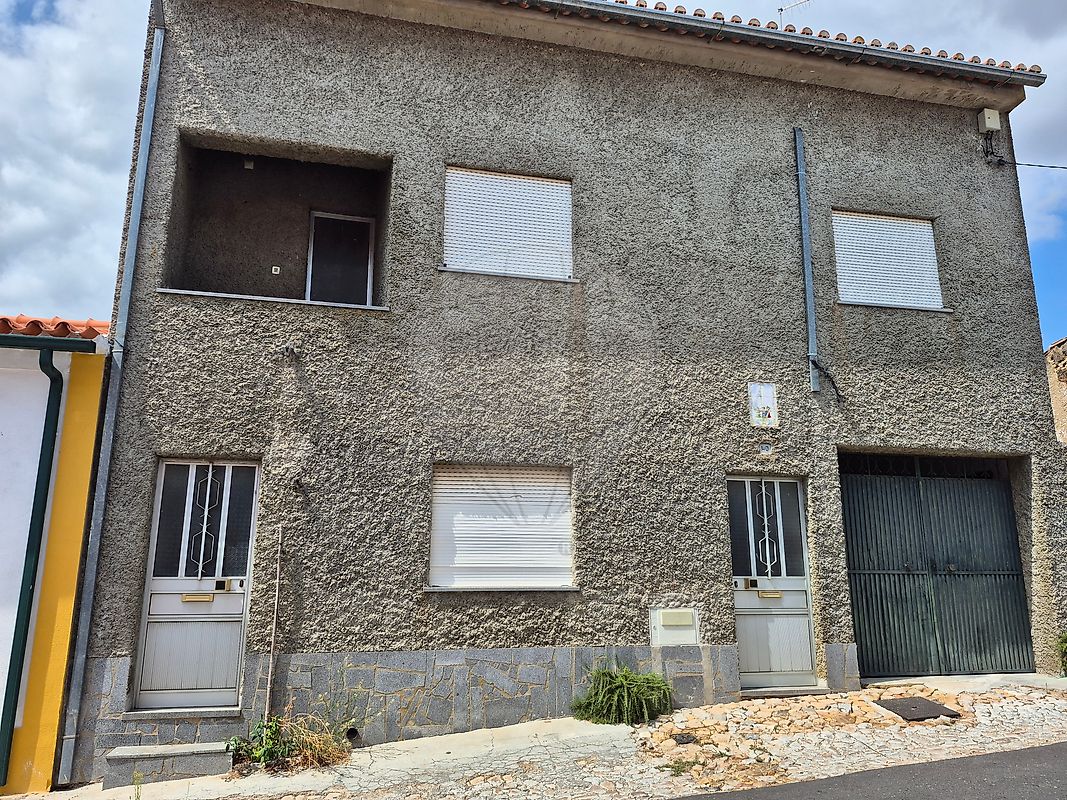 Apartamento T6 à venda em Nisa
