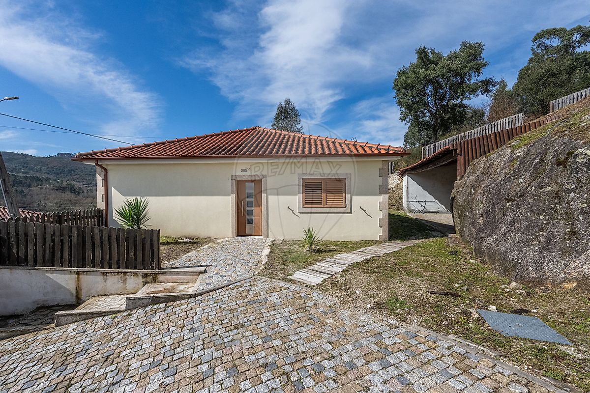 Moradia - Veade, Gagos e Molares, Celorico de Basto, Braga