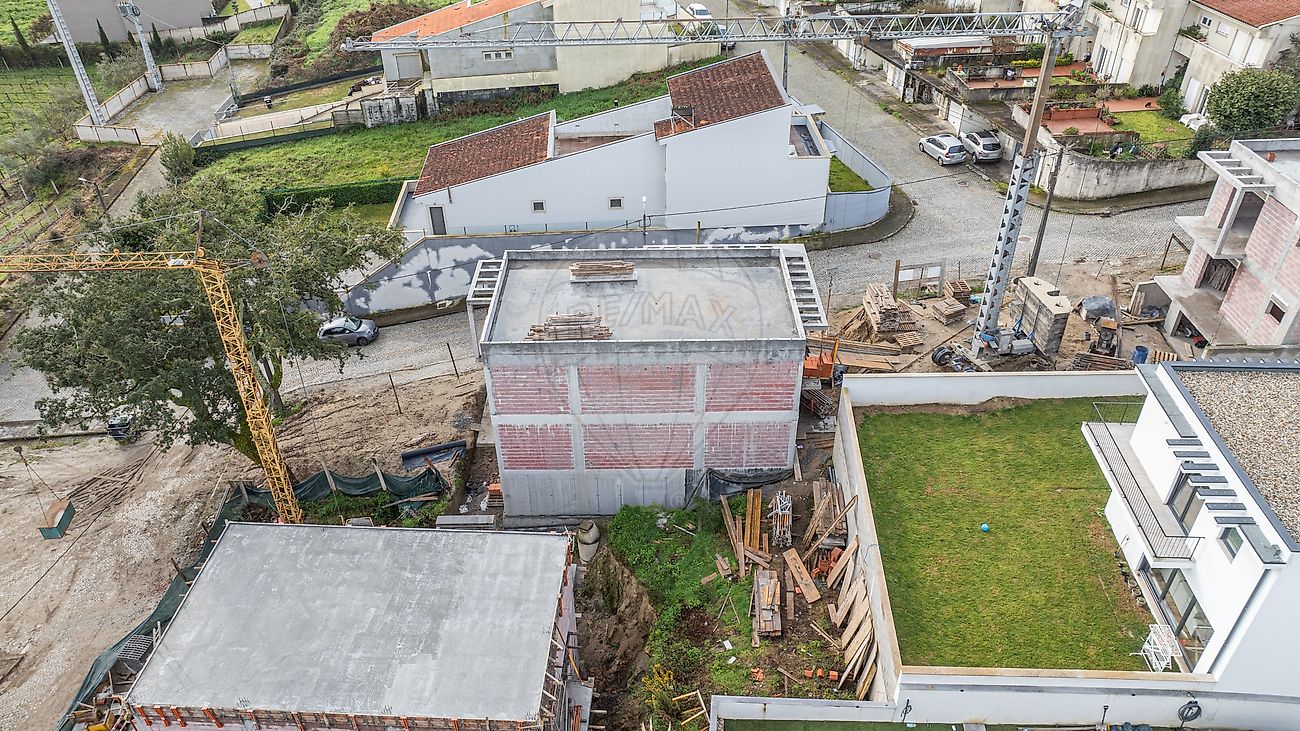 Moradia T4 à venda em Santa Lucrécia de Algeriz e Navarra, Braga — foto 21