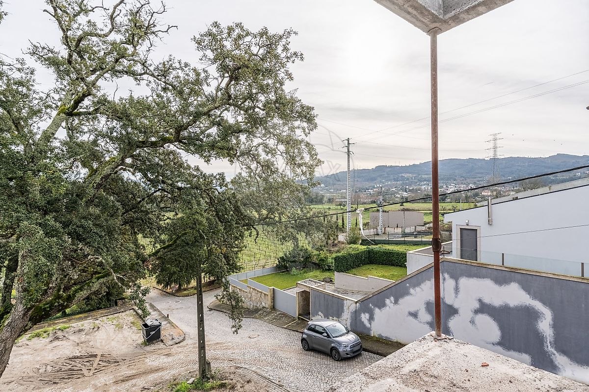 Moradia T4 à venda em Santa Lucrécia de Algeriz e Navarra, Braga — foto 11