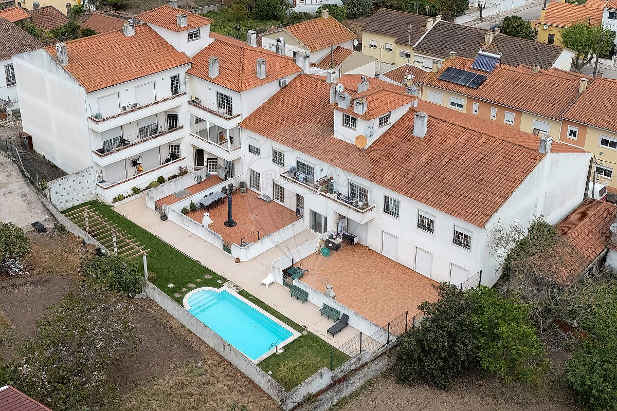 Apartamento T2 à venda em Sobral de Monte Agraço