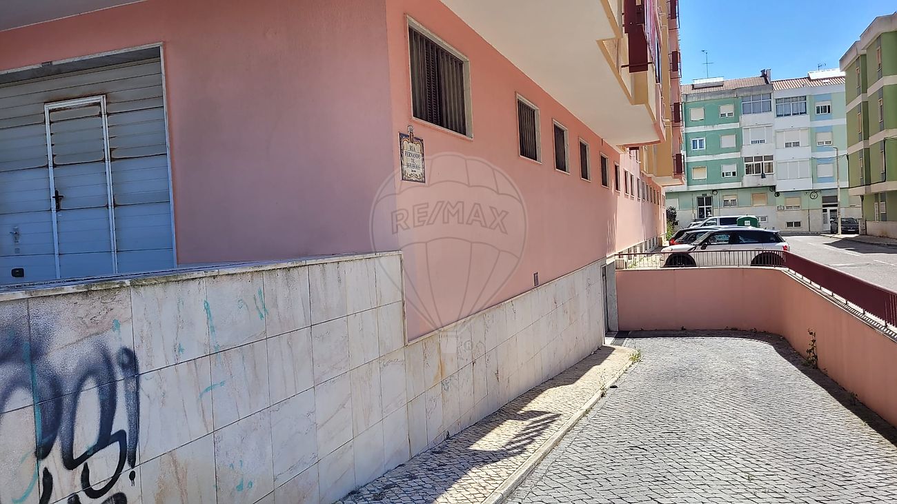 Garagem  à venda em Agualva