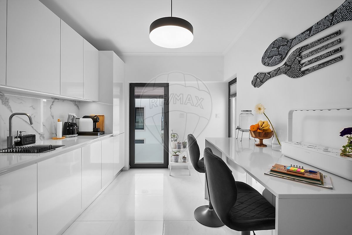 listing 125201003-14 picture-0