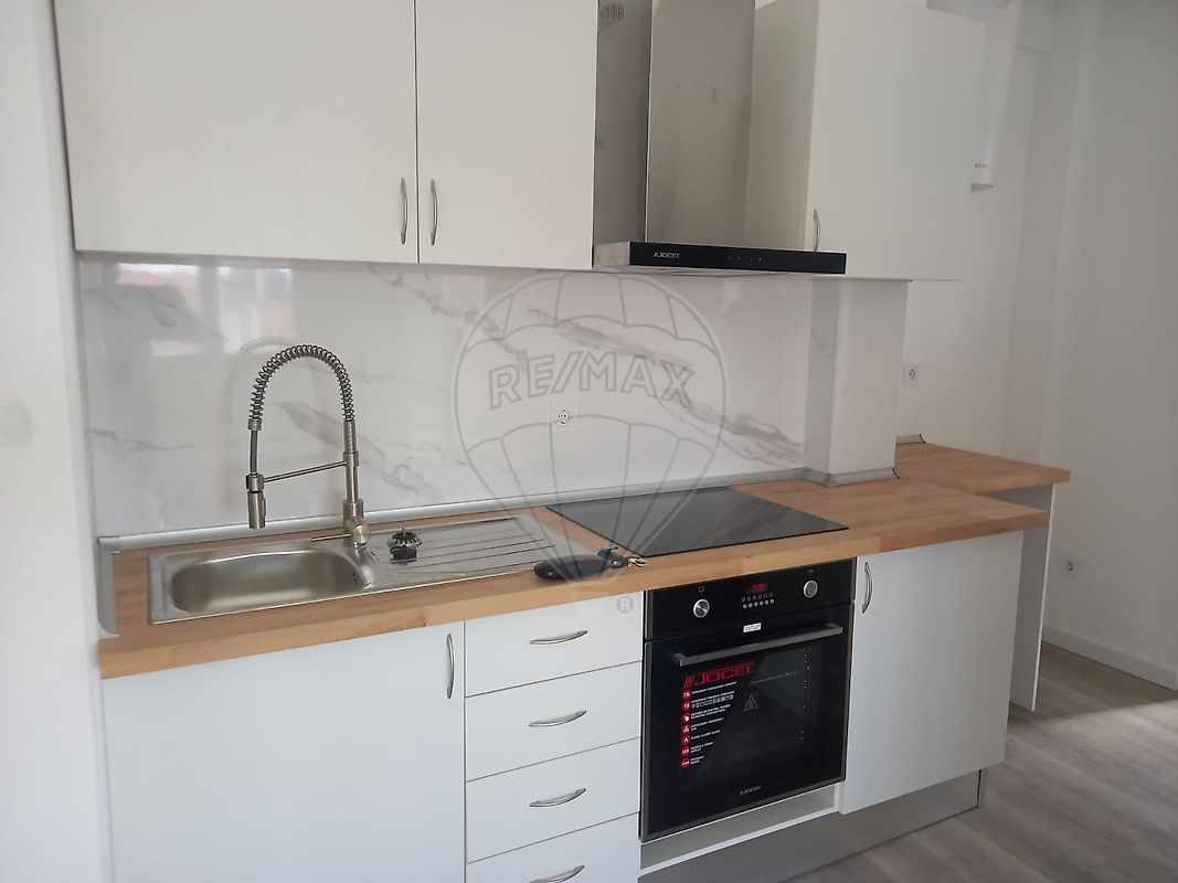 Apartamento T1 à venda em Amadora