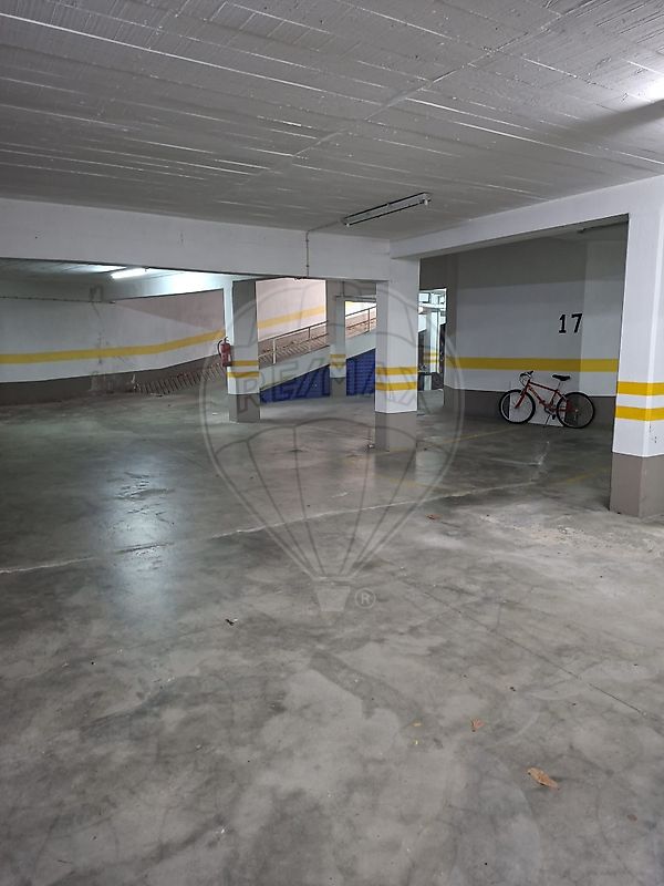 Garagem à venda em Sintra
