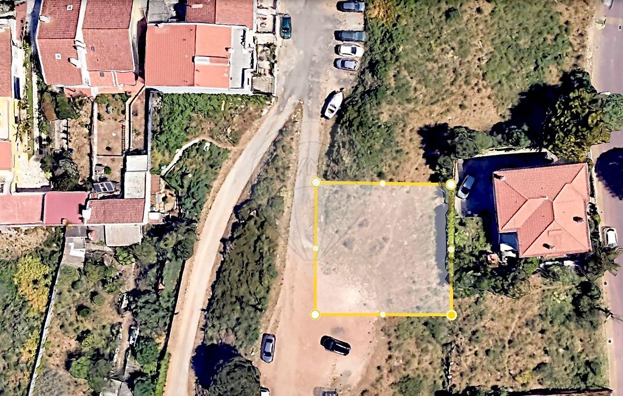 Terreno à venda em Oeiras
