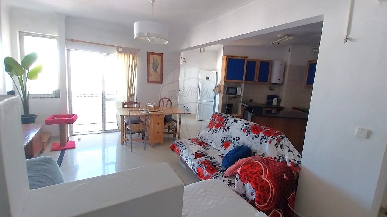 Apartamento T2 à venda em Amadora