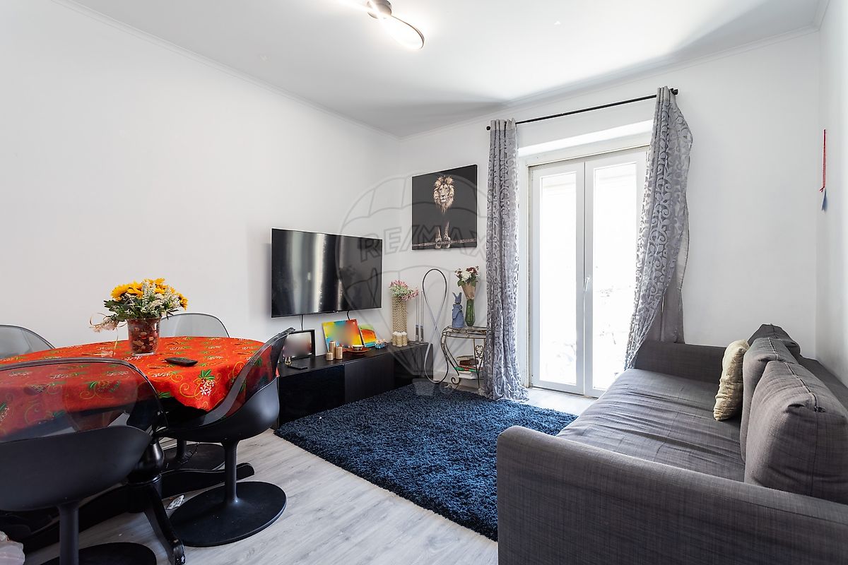 Apartamento T3 à venda em Amadora